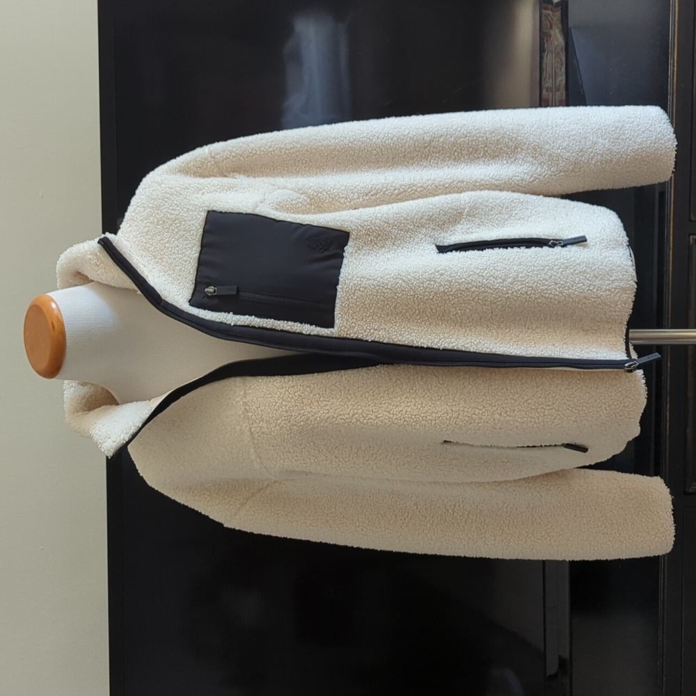 Soul Cycle cream/black teddy zip jacket sz M